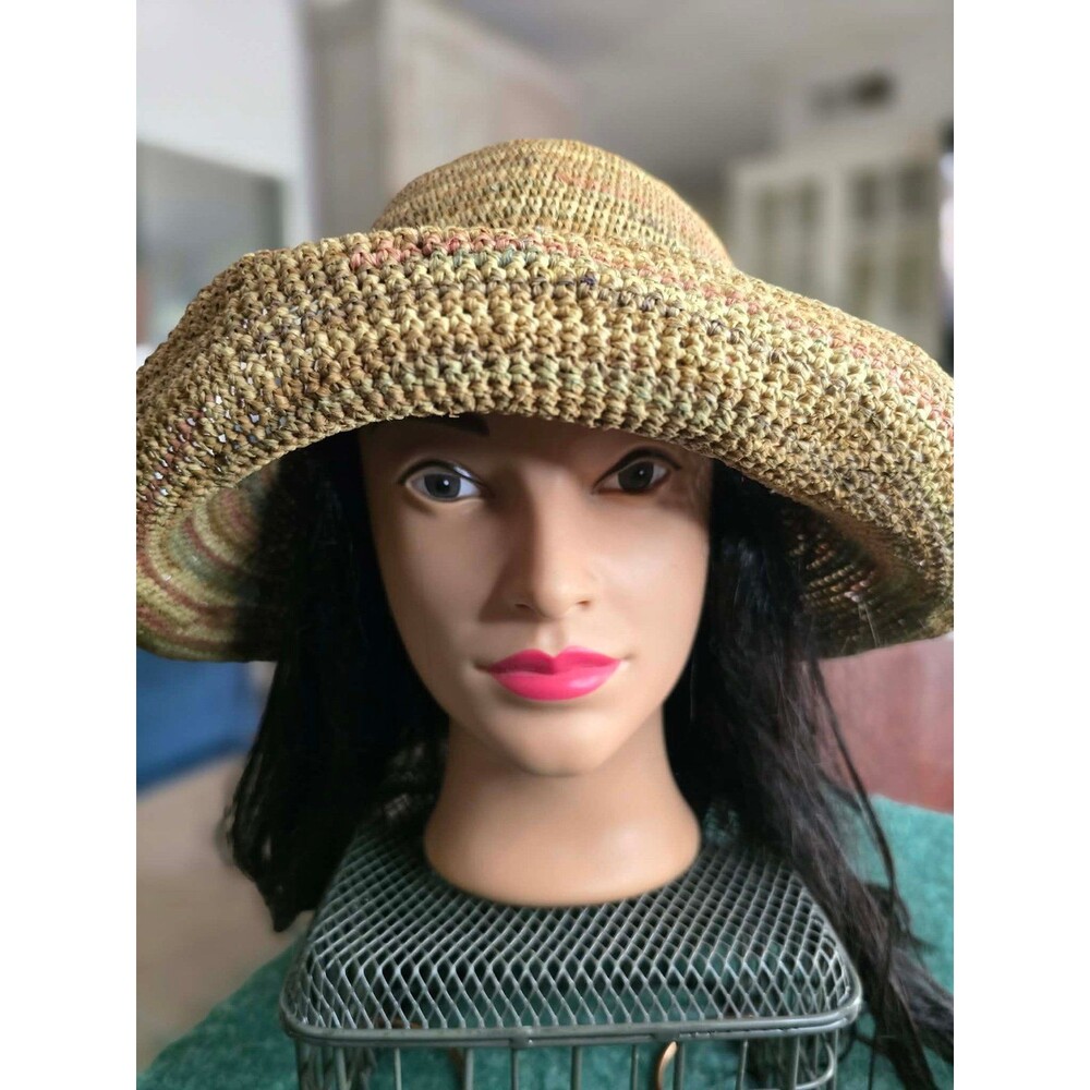 Helen Kaminski 100% Raffia hat